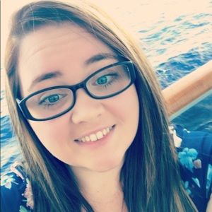 Meet your Posher, Rebecca